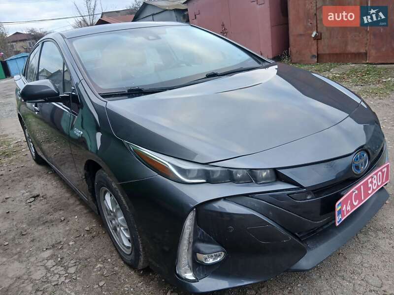 Хэтчбек Toyota Prius Prime 2019 в Киеве фото 4 Хэтчбек Toyota Prius Prime 2019 в Киеве