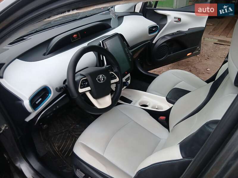 Хэтчбек Toyota Prius Prime 2019 в Киеве фото 18 Хэтчбек Toyota Prius Prime 2019 в Киеве