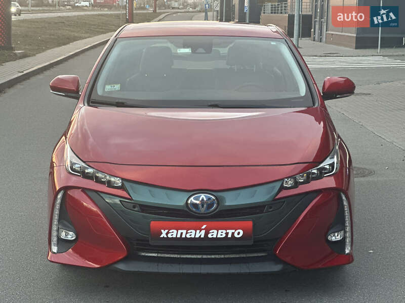 Хэтчбек Toyota Prius Prime 2017 в Киеве