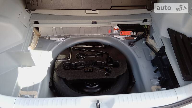 Універсал Toyota Prius v 2012 в Одесі