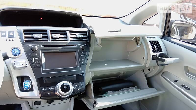 Універсал Toyota Prius v 2012 в Одесі