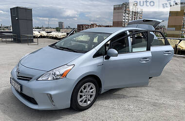 Універсал Toyota Prius v 2012 в Києві