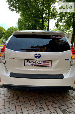 Универсал Toyota Prius v 2018 в Сумах