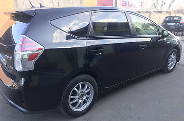 Мінівен Toyota Prius v 2017 в Миколаєві