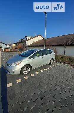 Универсал Toyota Prius v 2013 в Львове