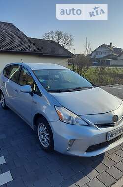 Универсал Toyota Prius v 2013 в Львове