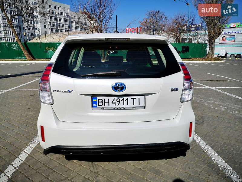 Универсал Toyota Prius v 2014 в Одессе
