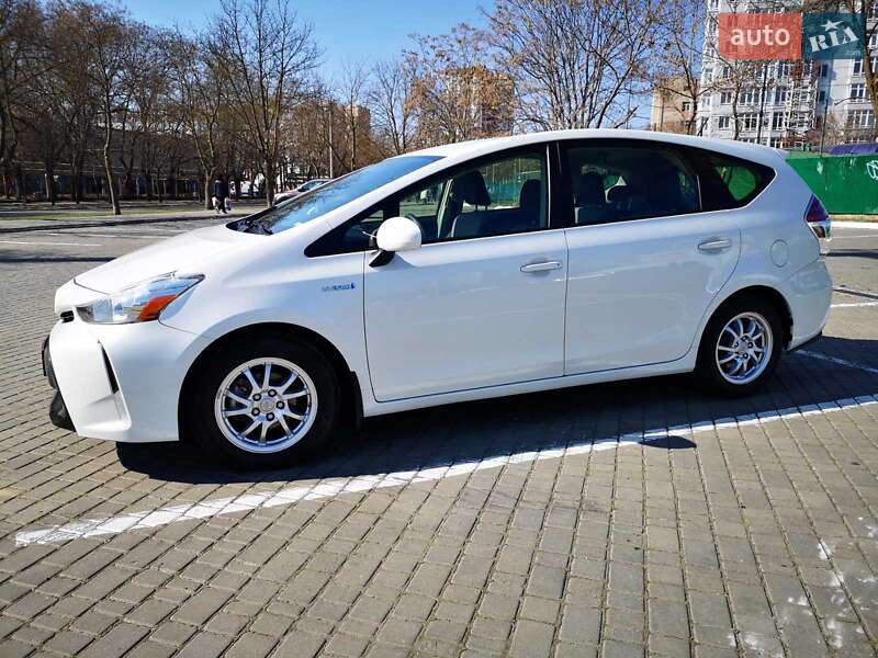 Универсал Toyota Prius v 2014 в Одессе