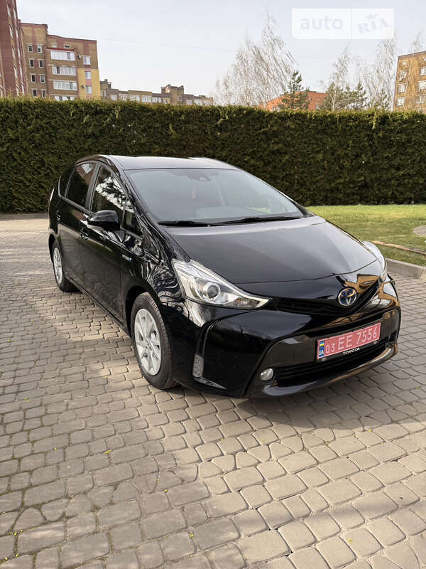 Универсал Toyota Prius v 2020 в Луцке