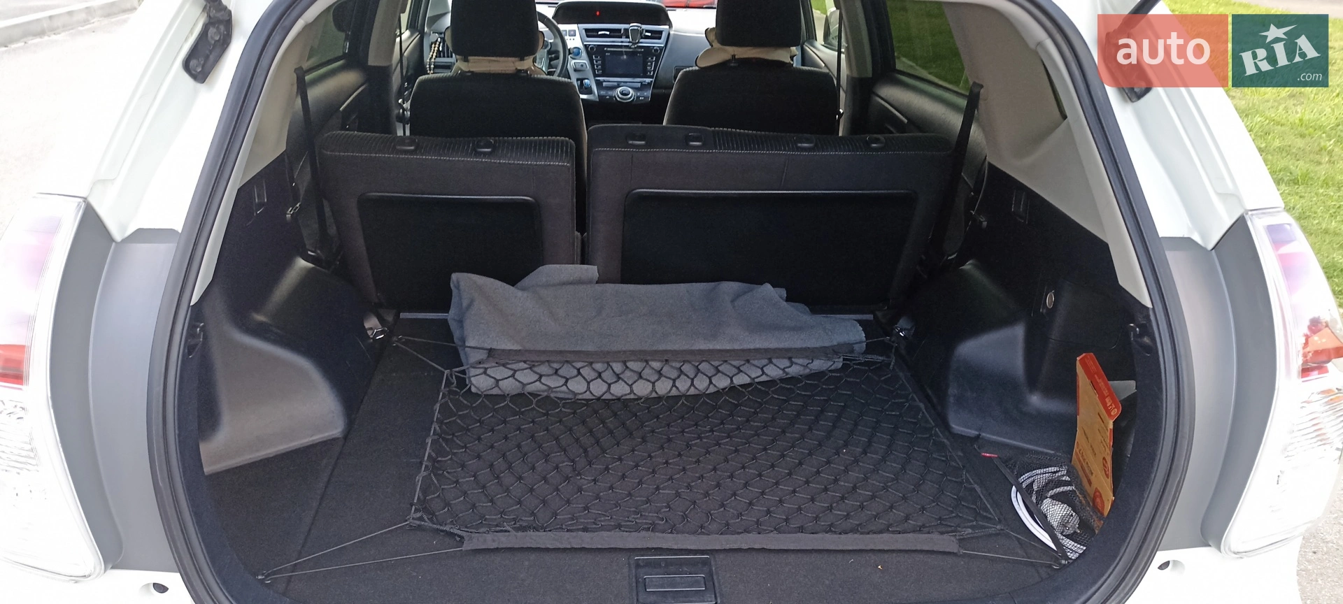 2015 Toyota Prius v (+) - мініатюра 17