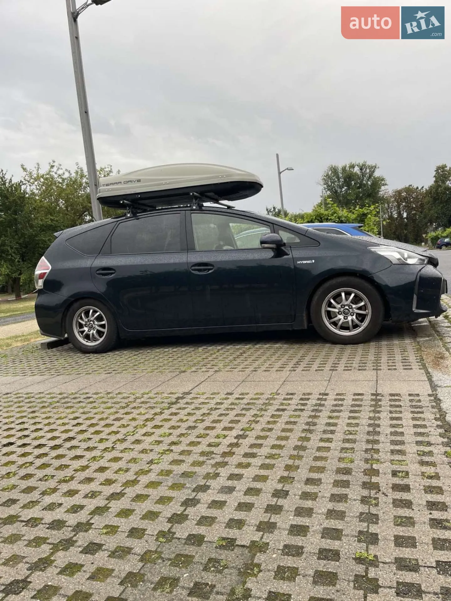 2017 Toyota Prius v (+) - мініатюра 6