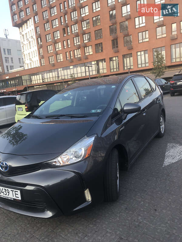 Универсал Toyota Prius v 2016 в Львове