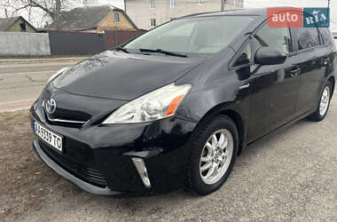 Универсал Toyota Prius v 2013 в Киеве