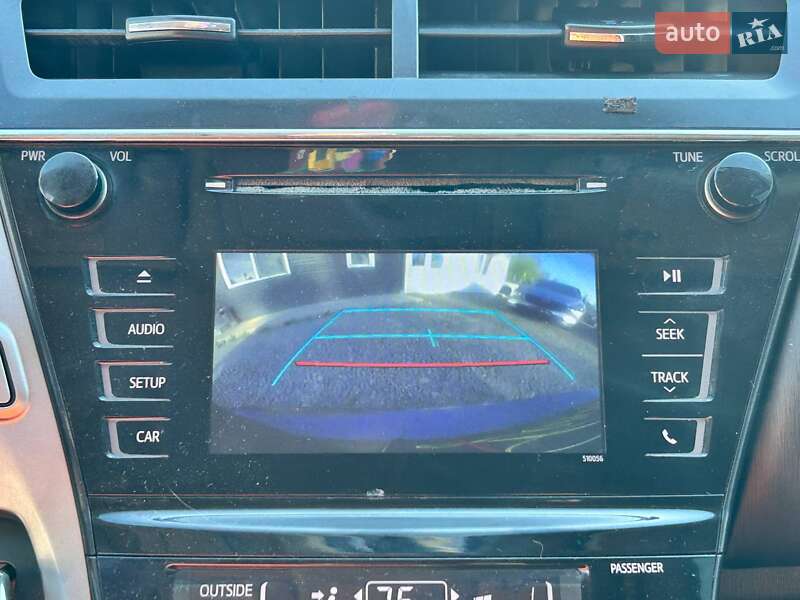 Універсал Toyota Prius v 2015 в Одесі