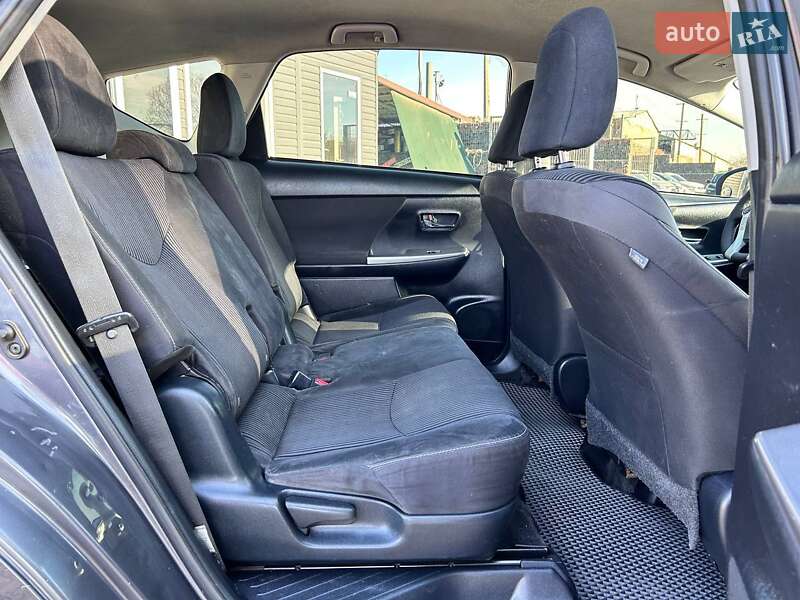 Універсал Toyota Prius v 2015 в Одесі