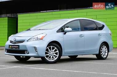 Универсал Toyota Prius v 2013 в 