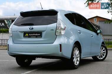 Универсал Toyota Prius v 2013 в 
