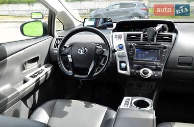Универсал Toyota Prius v 2013 в 