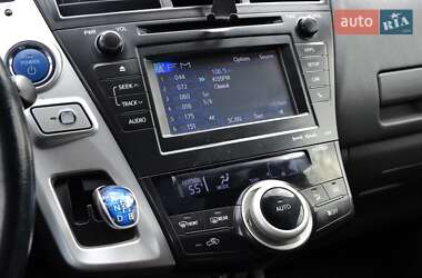Универсал Toyota Prius v 2013 в 