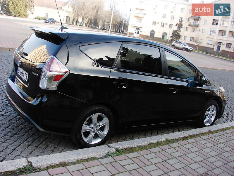 Универсал Toyota Prius v 2018 в Одессе
