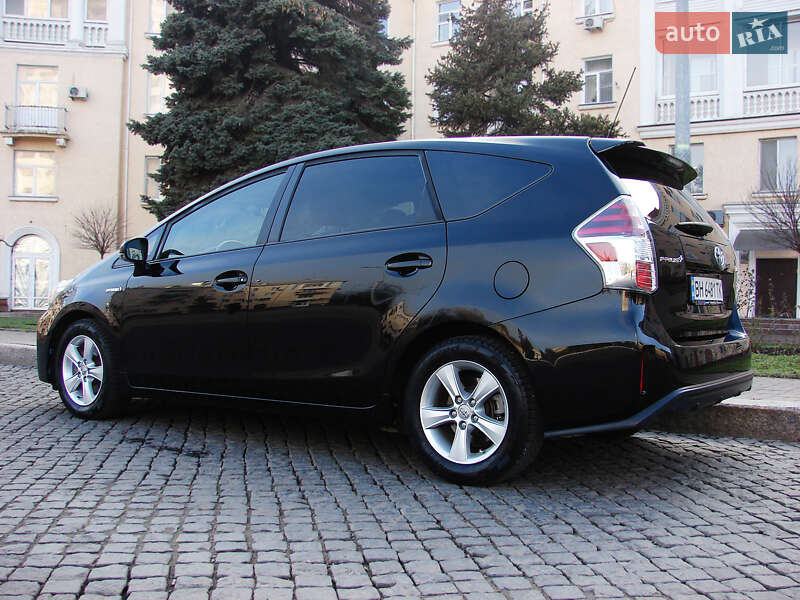 Универсал Toyota Prius v 2018 в Одессе