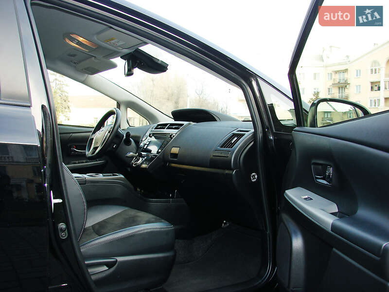 Универсал Toyota Prius v 2018 в Одессе