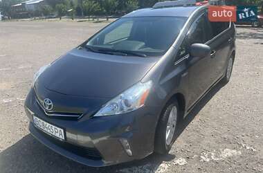 Універсал Toyota Prius v 2014 в 