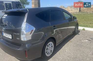 Універсал Toyota Prius v 2014 в 
