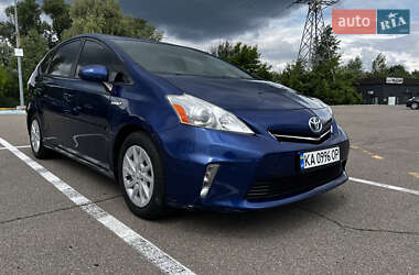 Универсал Toyota Prius v 2011 в Киеве