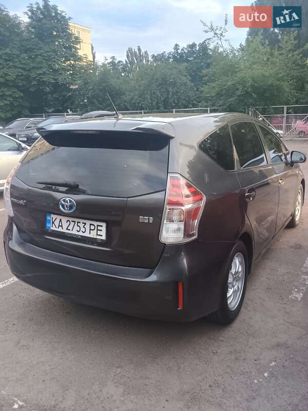 Універсал Toyota Prius v 2015 в Києві