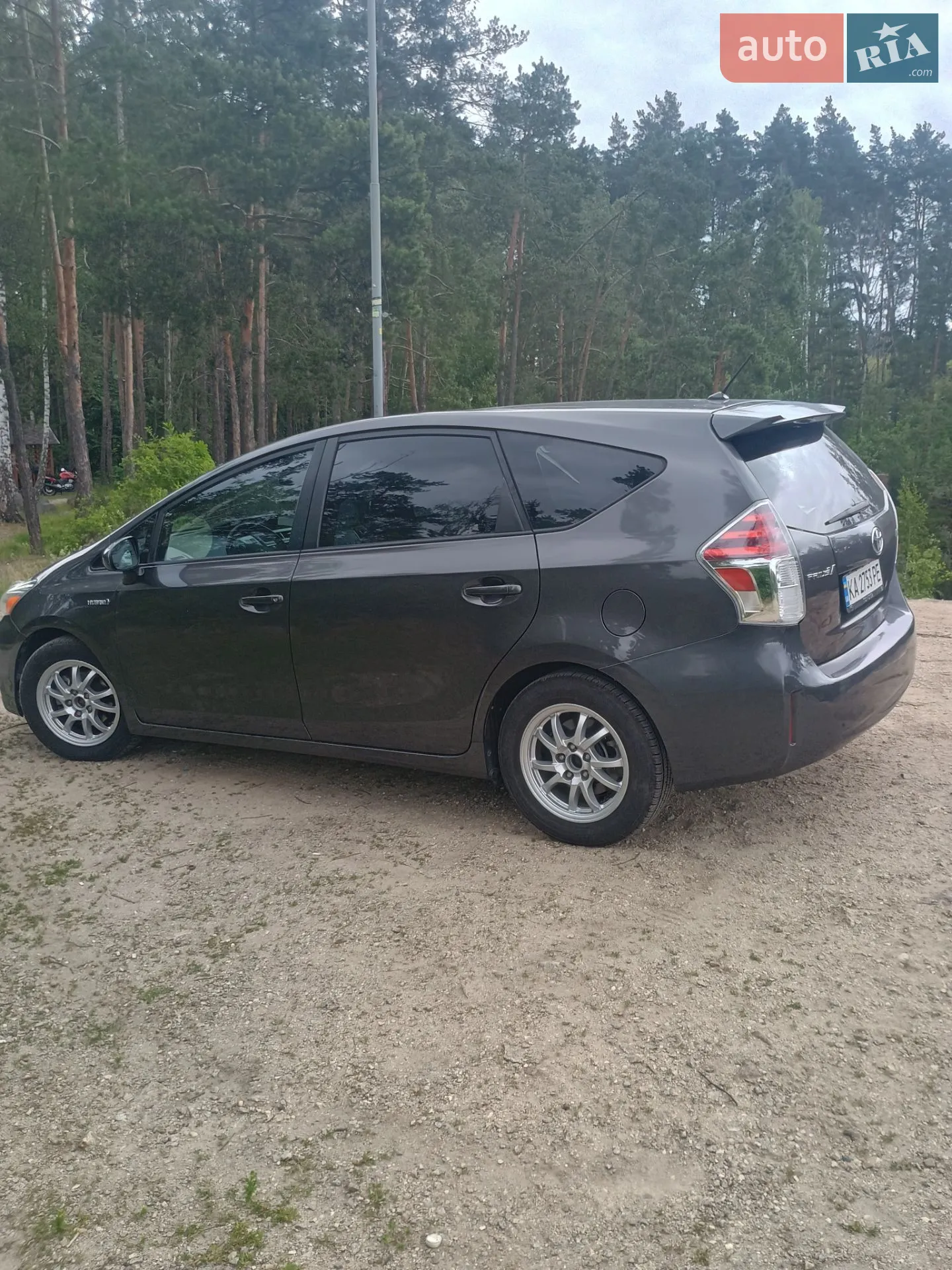 2015 Toyota Prius v (+) - мініатюра 9