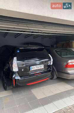 Універсал Toyota Prius v 2012 в Києві