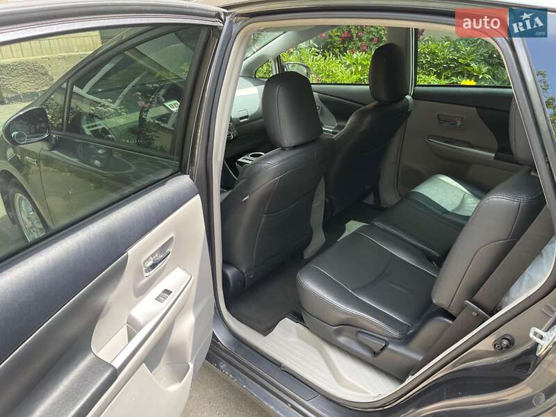 Универсал Toyota Prius v 2015 в Киеве