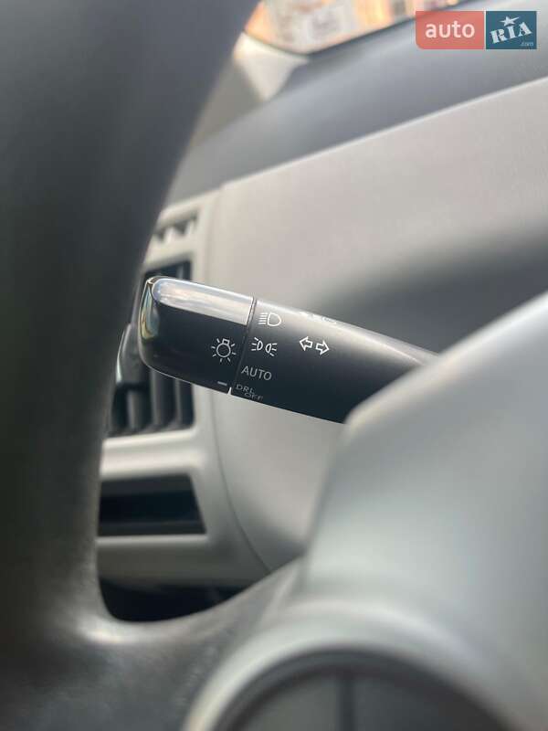 Универсал Toyota Prius v 2015 в Киеве