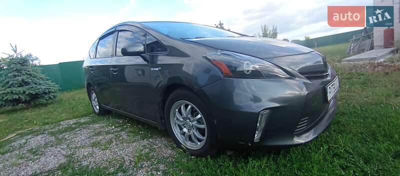 Универсал Toyota Prius v 2013 в Мироновке