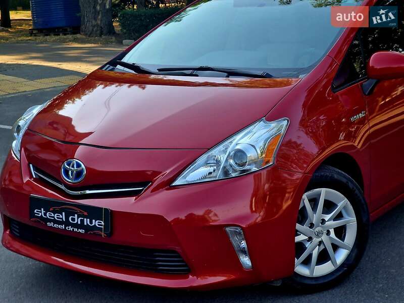Универсал Toyota Prius v 2012 в Николаеве