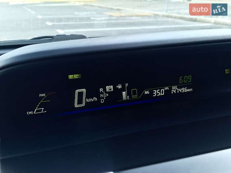 Универсал Toyota Prius v 2012 в Николаеве