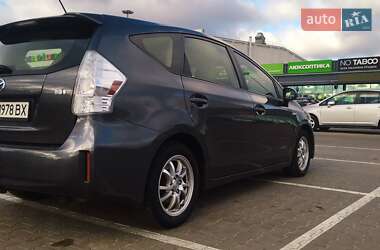 Универсал Toyota Prius v 2014 в Киеве
