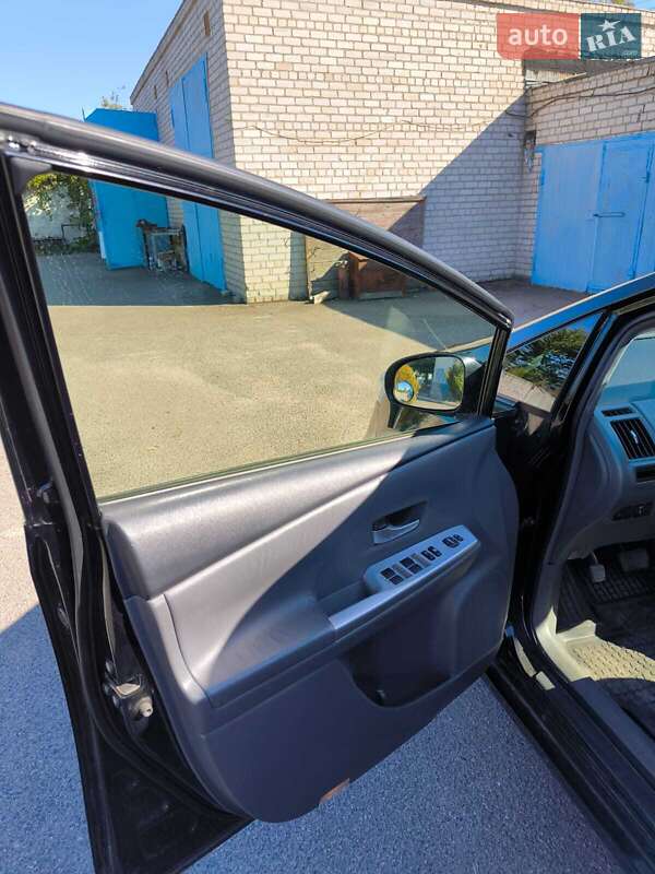 Универсал Toyota Prius v 2014 в Кривом Роге