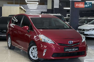 Универсал Toyota Prius v 2012 в 