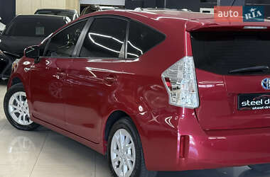 Универсал Toyota Prius v 2012 в 
