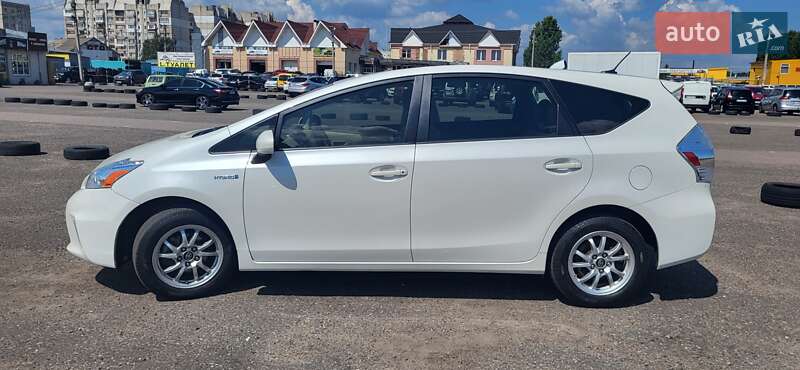 Универсал Toyota Prius v 2012 в Черкассах