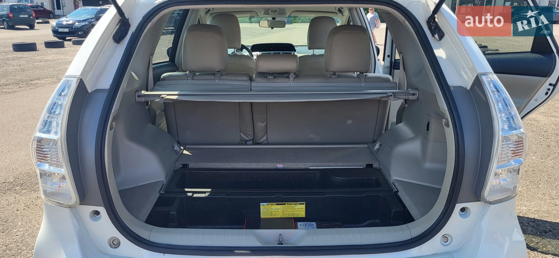 2012 Toyota Prius v (+) - мініатюра 12