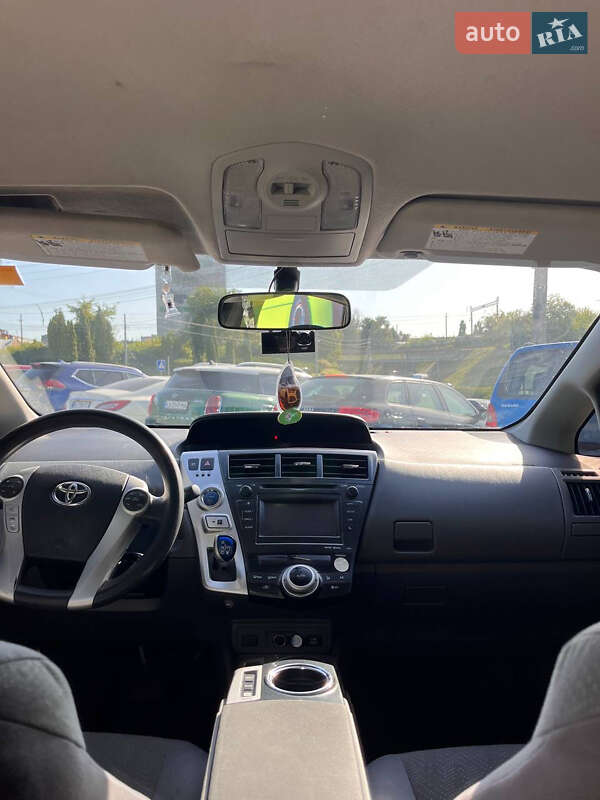 Універсал Toyota Prius v 2014 в Білій Церкві