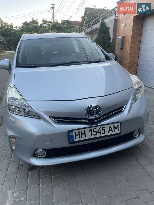 Универсал Toyota Prius v 2013 в Черноморске фото 4 Универсал Toyota Prius v 2013 в Черноморске