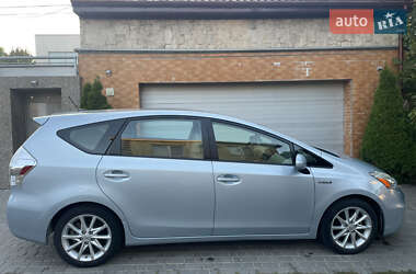 Универсал Toyota Prius v 2013 в Черноморске