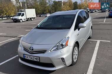 Універсал Toyota Prius v 2013 в Києві