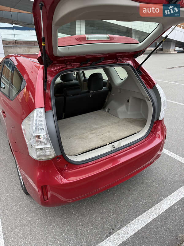Универсал Toyota Prius v 2013 в Киеве фото 8 Универсал Toyota Prius v 2013 в Киеве