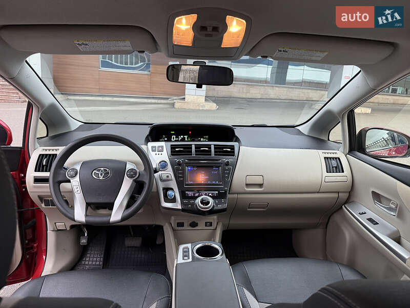 Универсал Toyota Prius v 2013 в Киеве фото 18 Универсал Toyota Prius v 2013 в Киеве