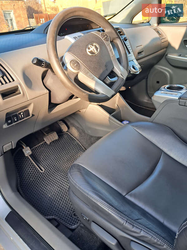 Универсал Toyota Prius v 2012 в Харькове фото 16 Универсал Toyota Prius v 2012 в Харькове